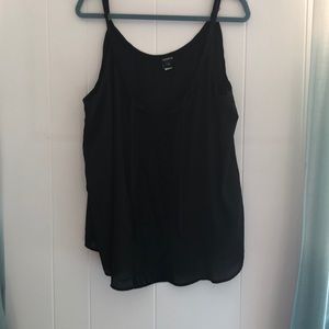 🌷Black top with lace detail from Torrid